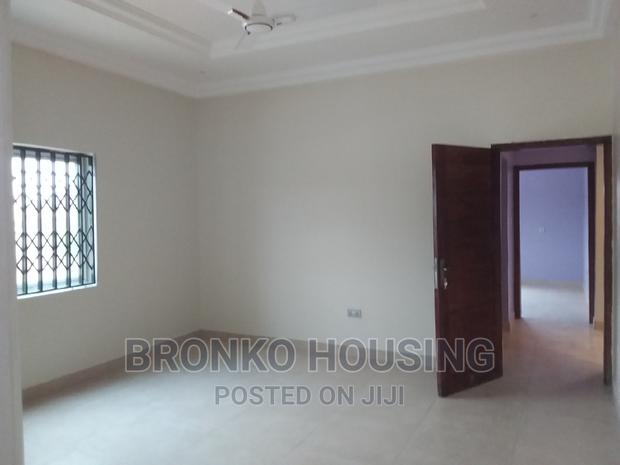 3bdrm Apartment in Bronko Housing, Spintex for rent · Photo 4