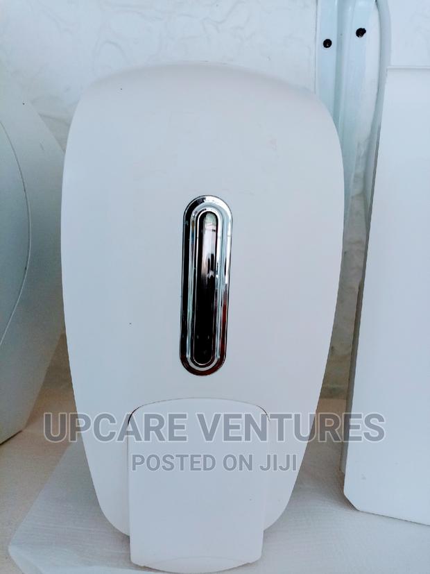 Svavo Manual Soap/Sanitizer Dispenser · Photo 2
