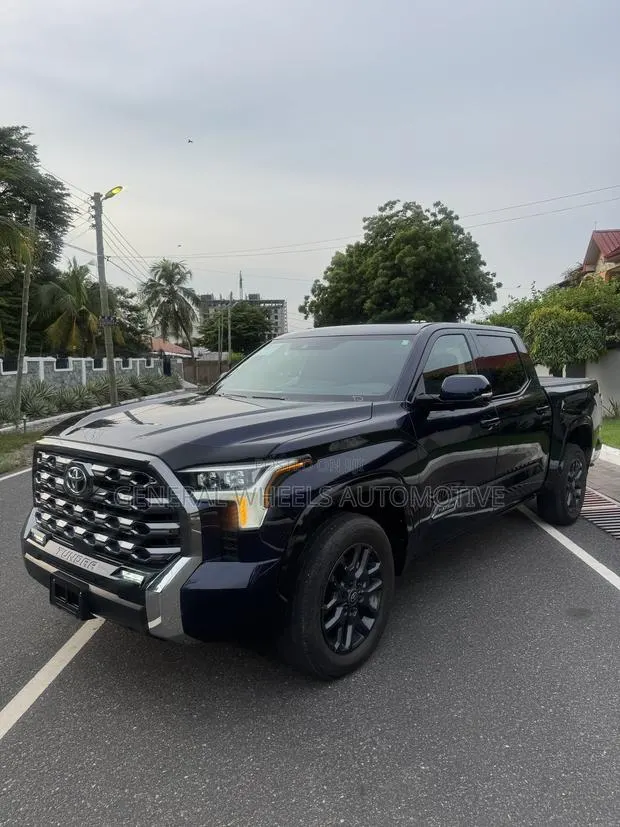 Toyota Tundra Platinum CrewMax 4WD SB w/5.5' Bed 2025 Blue · Photo 1