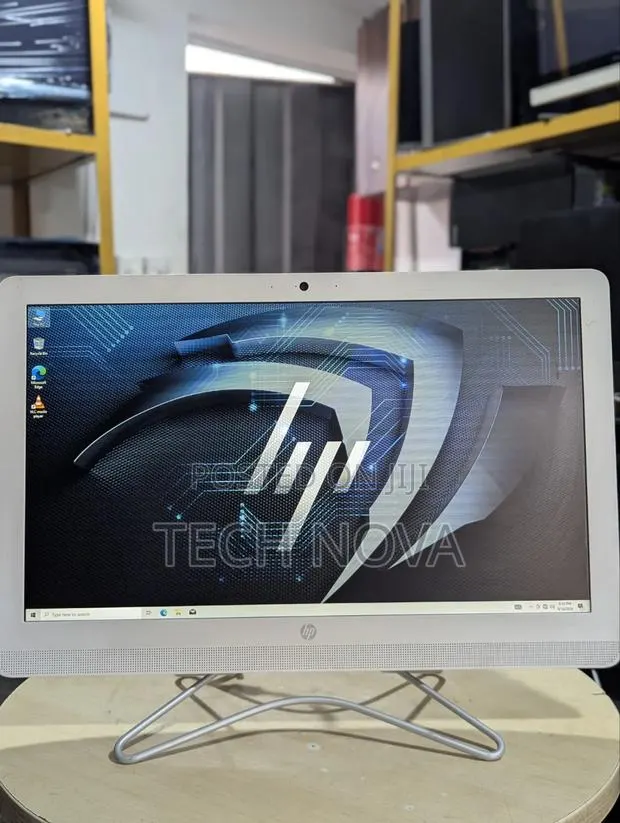 Desktop Computer HP 200 G4 All-in-One 8GB AMD HDD 1T · Photo 1
