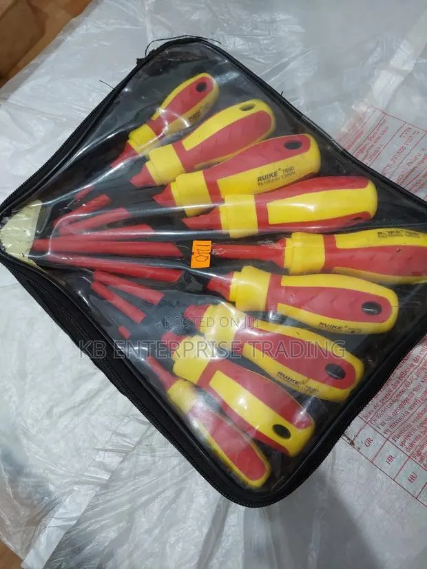 Ruike Insulated 1000V Screwdriver Set With Storage Case · Photo 1