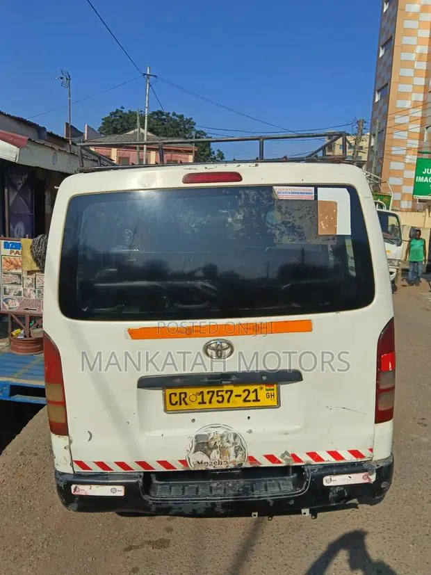 Toyota HiAce 2008 White · Photo 1