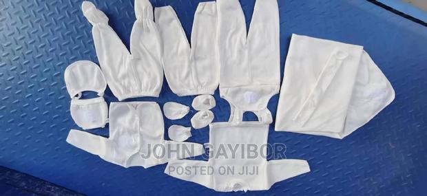 11 in 1 Baby Clothing Set + Free Pack of Baby Wipe · Photo 1