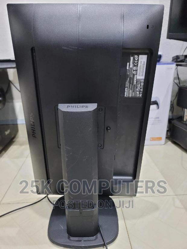 24inch FHD Ips PHILIPS Monitor 75hz, Type-C · Photo 5