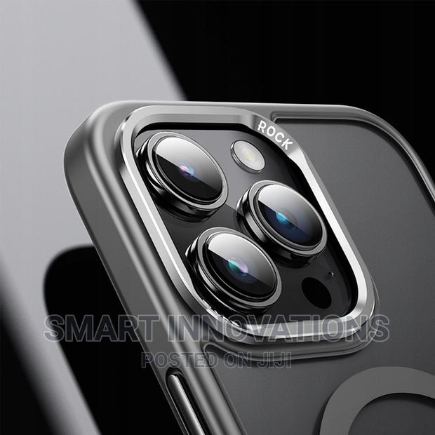 iPhone 15 Promax | 15 Pro Metal Lens Magsafe Case · Photo 3
