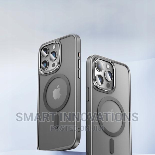 iPhone 15 Promax | 15 Pro Metal Lens Magsafe Case · Photo 4