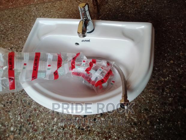 Wash Hand Basin for Hanging · Photo 1