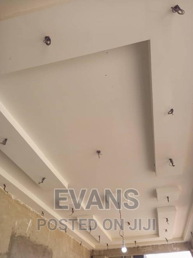 Expert in P.O.P, Skimming, Painting, Graphiato,Tv Designs · Photo 8