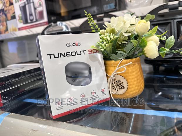 Tune in the Air Audiio Tuneout 301 Black · Photo 1