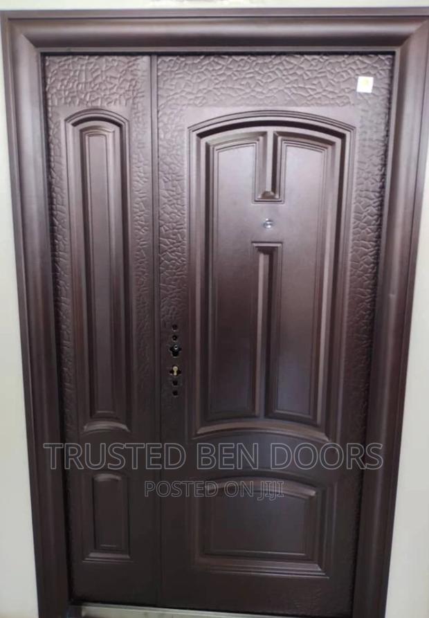 Classic Paladin One And Half Doors With Accessories · Photo 1