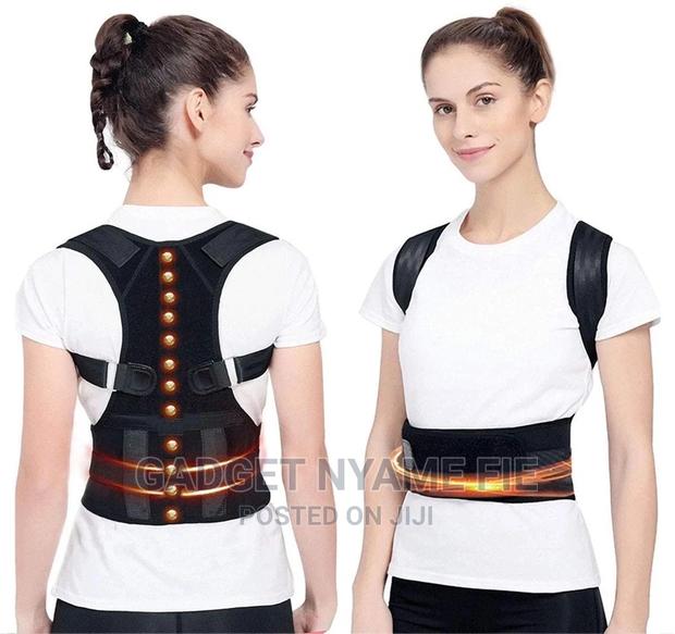 Full Back Back Support and Posture Corrector · Photo 2