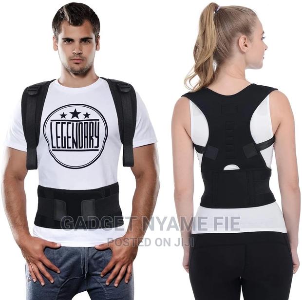 Full Back Back Support and Posture Corrector · Photo 3