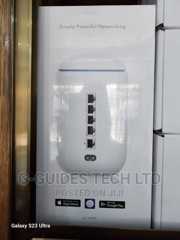 Unifi Dream Machine · Photo 4