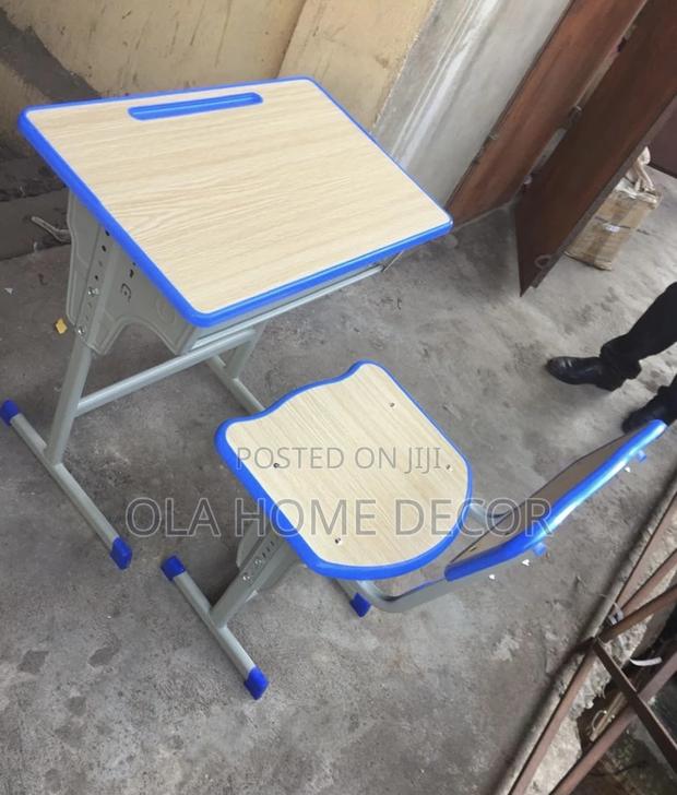 Table and Chair · Photo 2