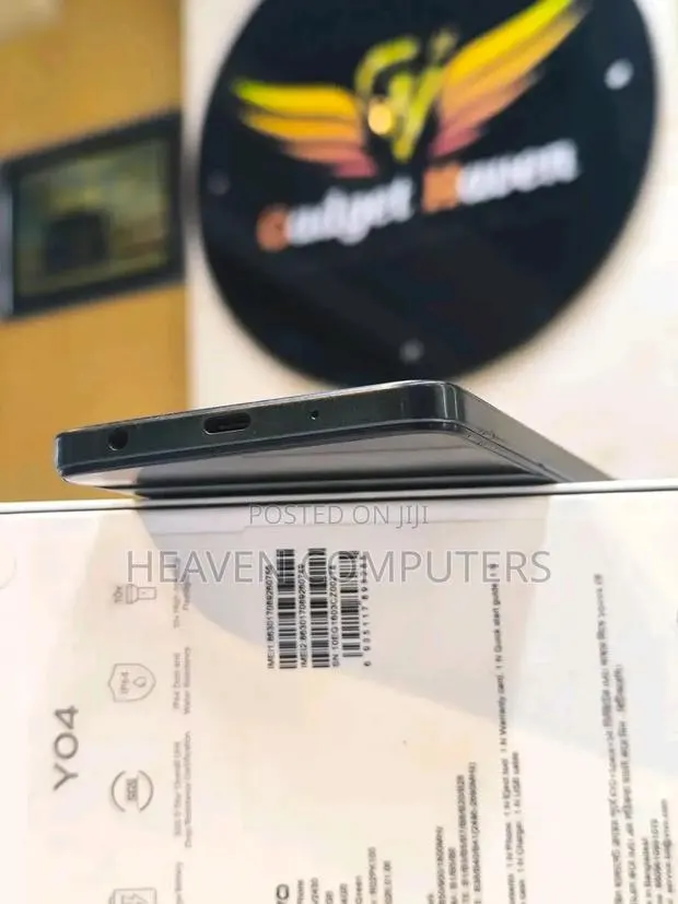 New Vivo Y04 64 GB Black · Photo 1
