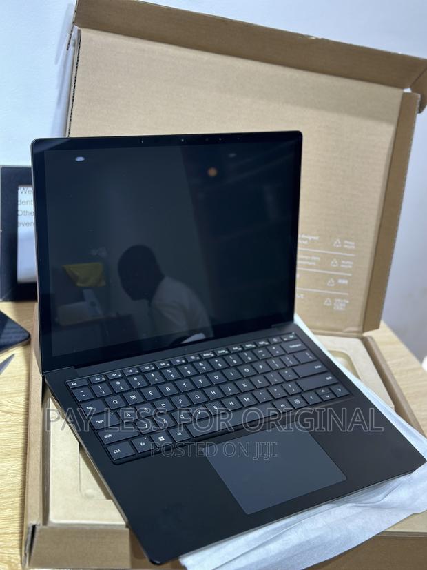 New Laptop Microsoft Surface Laptop 5 8GB Intel Core i5 SSD 256GB · Photo 1