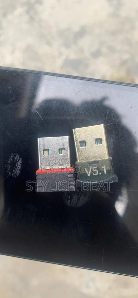 Wi-Fi V5.1/and /Bluetooth V5.1 Adapter · Photo 1