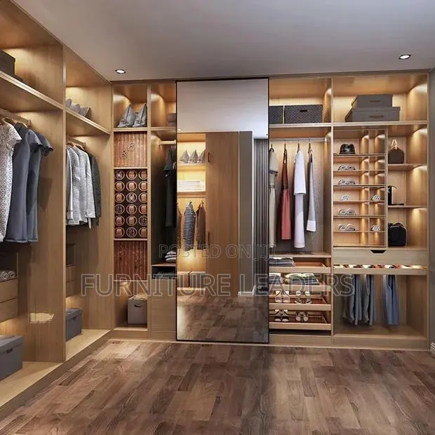 Closet/Built-in Wardrobe · Photo 1