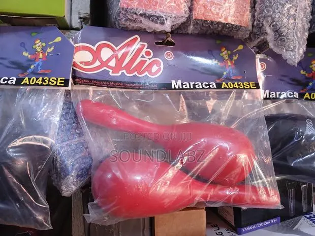 Red Plastic Maracas · Photo 1
