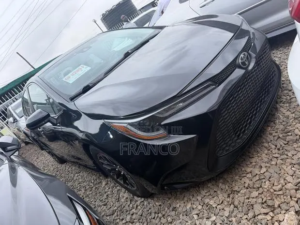 Toyota Corolla LE 2020 Black · Photo 1