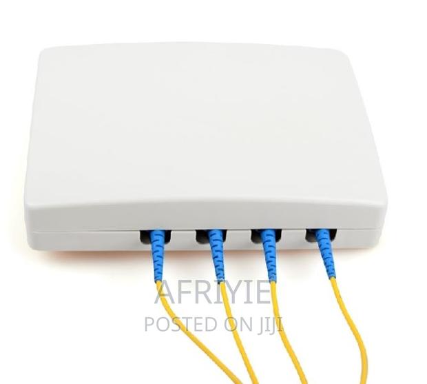 4 Cores FTTH Distribution Box · Photo 1