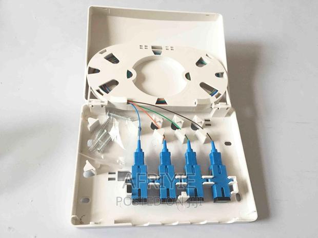 4 Cores FTTH Distribution Box · Photo 2