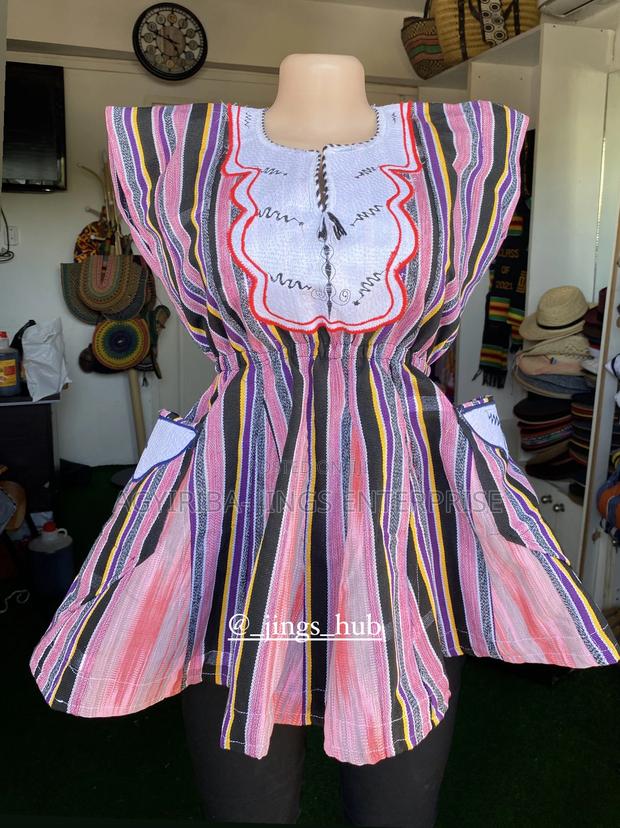 Ladies Smock Top · Photo 2