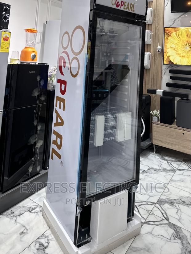 The Cleanest Deal on Pearl Display Fridge PVC 424-2b. · Photo 1