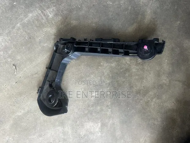 Toyota Corolla Bumper Locker 2020,2021,2022,2023 · Photo 1
