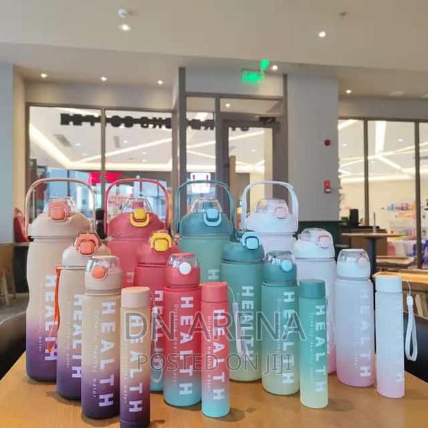 4 in 1 Bottle · Photo 2