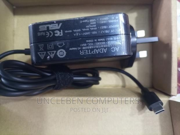 ASUS Type C Charger 20v, 15v, 12v, 9v, 5v 65w · Photo 2