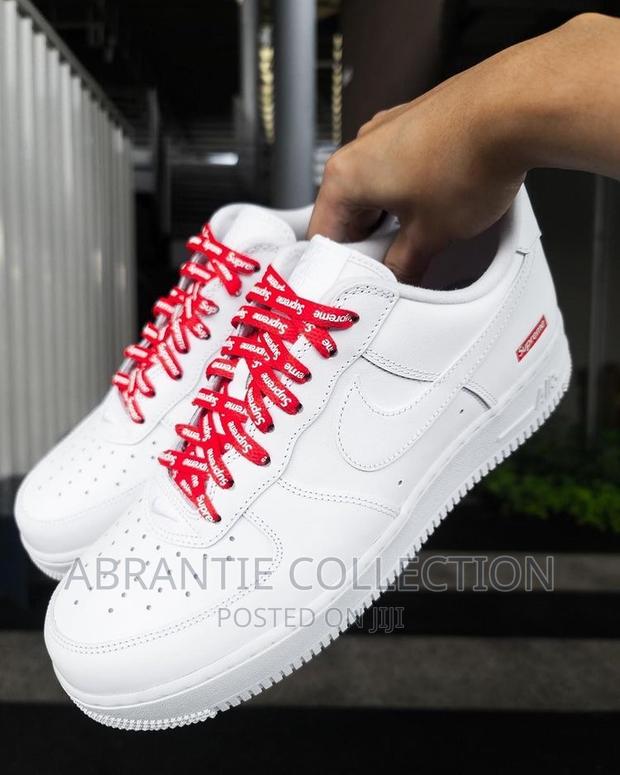 Supreme X Nike Air Force 1 · Photo 2