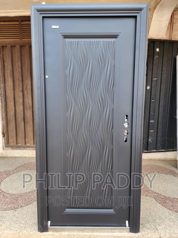 Rough All Weather Door · Photo 1