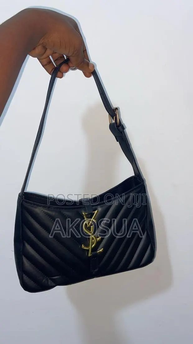 Black Quality Shoulder Bag With Gold Chain- Designer Inspired · Photo 1
