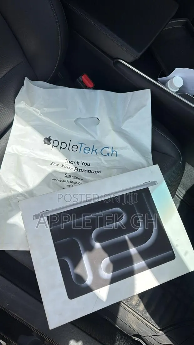 New Laptop Apple MacBook Pro 2024 M4 16GB Apple M4 SSD 1T · Photo 1