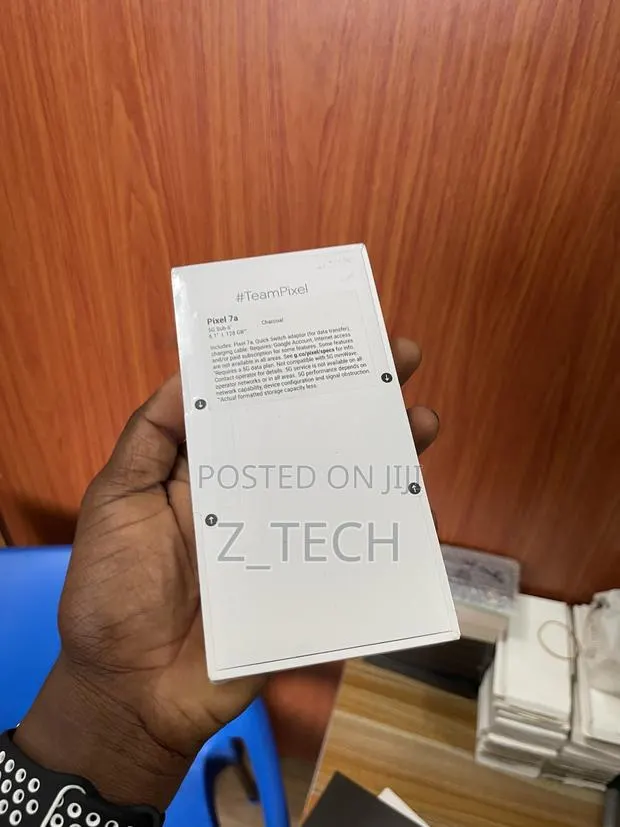New Google Pixel 7a 128 GB Black · Photo 1