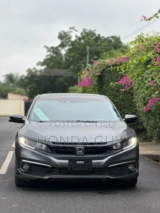 Honda Civic Touring Sedan 2019 Gray · Photo 1