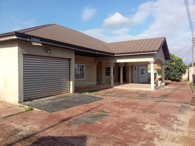 4bdrm House in Alex Otuo Properties, Kumasi Metropolitan for rent · Photo 1
