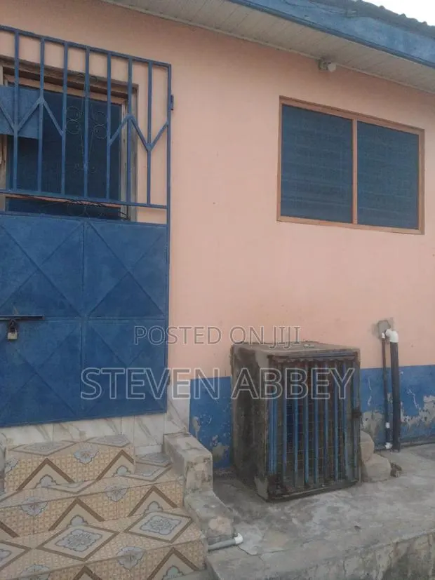 1bdrm Apartment in Adom Agency, Teshie for rent · Photo 1