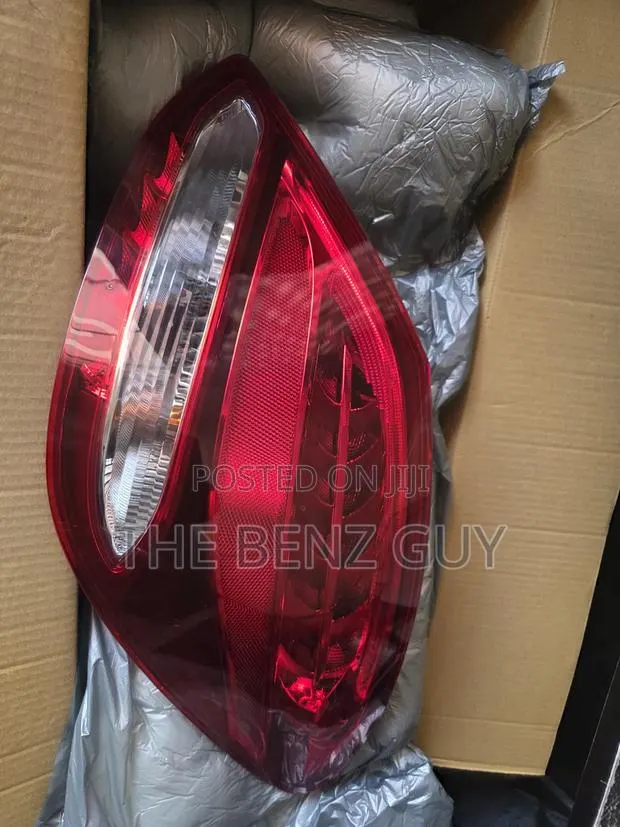 C300 2015 Tail Light · Photo 1