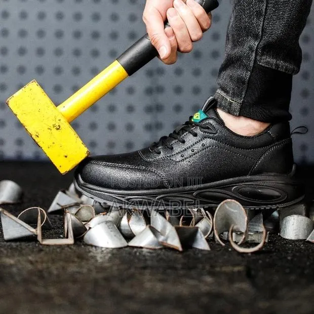 DG627 - Leather Lightweight Safety Shoes · Photo 1