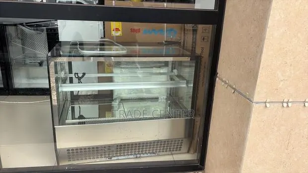 90 Cm Standing Cake Chiller · Photo 1