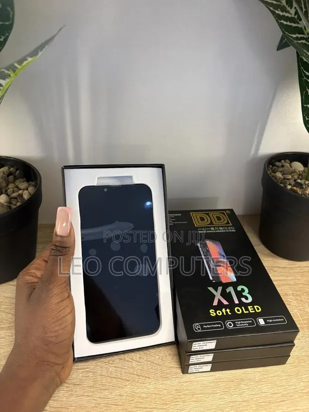 iPhone 13 Screen · Photo 1