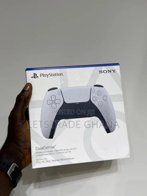 Play Station 5 Controller · Photo 1