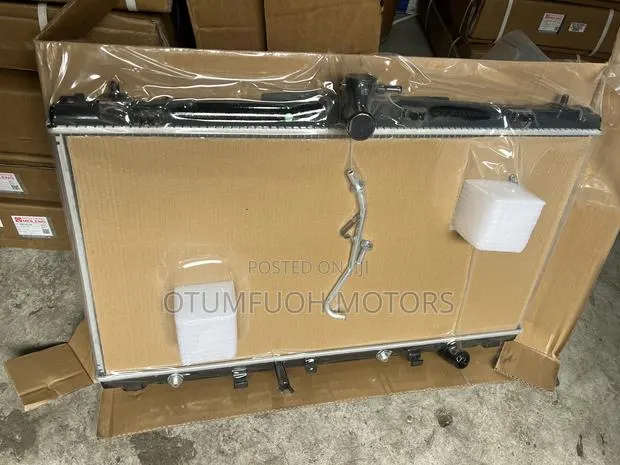 Toyota Camry Spider 2012 2013 2014 2015-2017 Radiator (Water Tank) · Photo 1