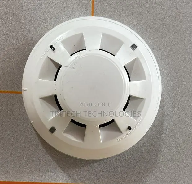 Conventional Combined Optical Smoke and Heat Detector Base · Photo 1