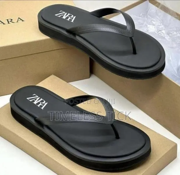 Zara Unisex Slippers · Photo 1