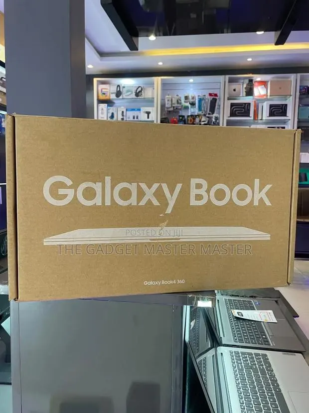 New Laptop Samsung Galaxy Book4 360 16GB Intel Core 7 SSD 512GB · Photo 1