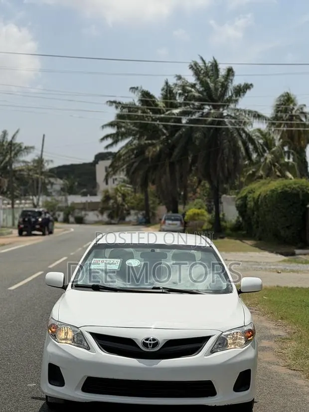 Toyota Corolla LE 4dr Sedan (1.8L 4cyl 4A) 2011 White