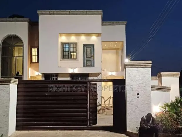 6bdrm Duplex in Bokankye, Kumasi Metropolitan for sale · Photo 1